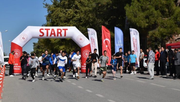 Söğütte 2’inci Cumhuriyet Koşusu gerçekleştirildi