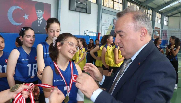 Voleybol şampiyonu oldular