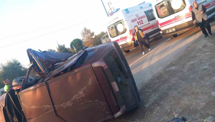 Ağaca çarparak devrilen Tofaş kağıt gibi ezildi: 3 yaralı