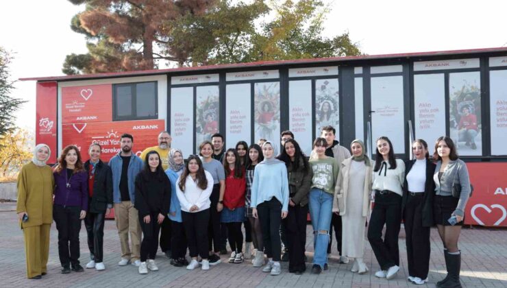 Akbank Güzel Yarınlar Hareketi, deprem bölgesinde üniversitelilere destek olmaya devam ediyor