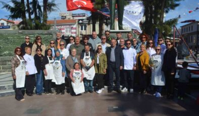 Ayvalık’ta hasat festivalinde düzenlenen zeytinyağlı ev yemekleri yarışmasına ilgi yoğun oldu