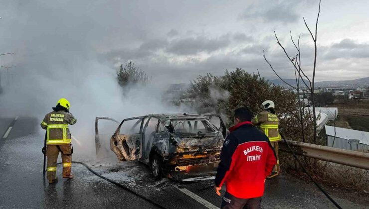 Balıkesir’de otomobil seyir halindeyken yandı