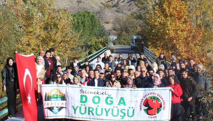 Bilecik’te bu haftaki doğa yürüyüşü ‘Atamıza Saygı’ sloganıyla gerçekleşti