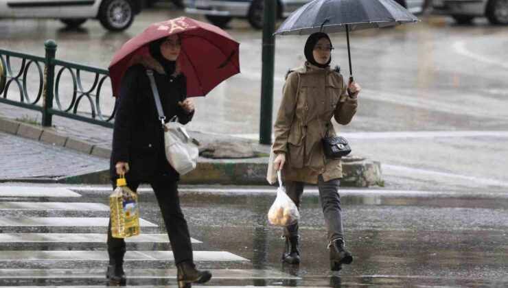 Bursa aylık ortalama yağışın yarısını bir günde aldı