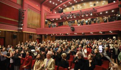 Bursa’da Feryal Öney ile türkü dolu gece