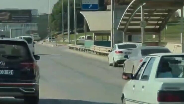 Direksiyon başında fenalaştı, bir sağa bir sola çarptı: O anlar kamerada