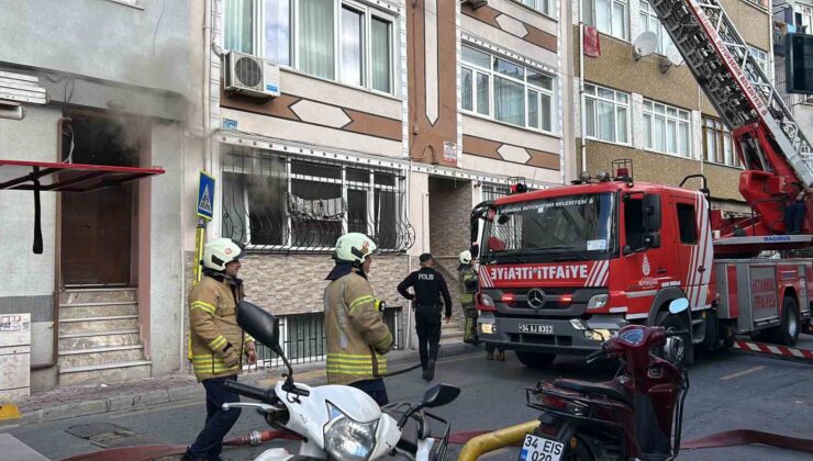 Fatih’te bir apartmanda yangın çıktı: 5 kişi mahsur kaldı