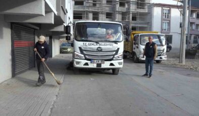 Gemlik’te boş arsalar temizleniyor