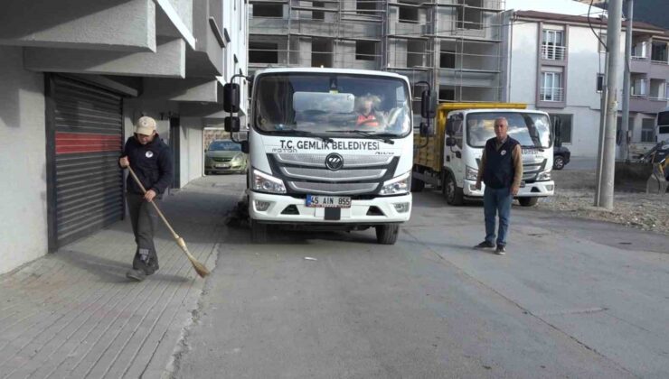 Gemlik’te boş arsalar temizleniyor