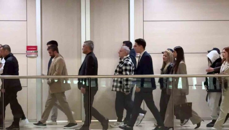 İstanbul’daki yasa dışı bahis operasyonunda gözaltına alınan ünlüler adliyeye getirildi