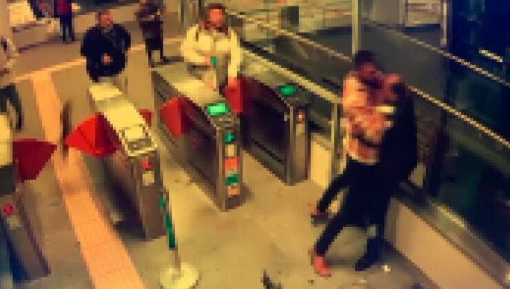 Kadıköy Marmaray’da güvenlik görevlisi tartıştığı yolcuyu vurdu, o anlar kamerada