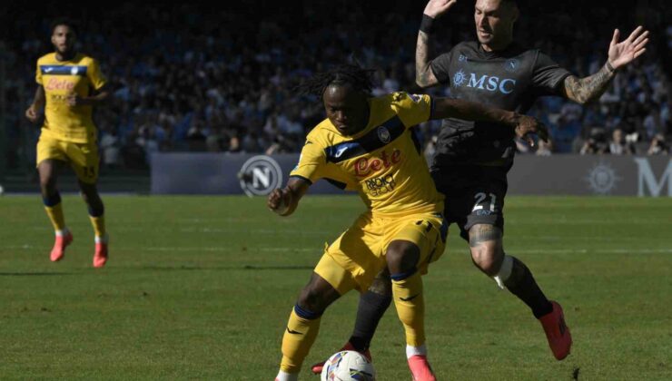 Lider Napoli’ye, Atalanta’dan çelme