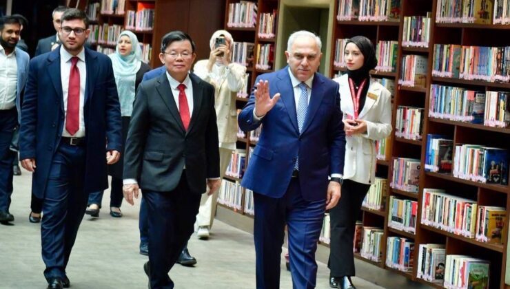 Malezya Penang Eyaleti Başbakanı Yeow’dan Fatih Kütüphanelerine övgü