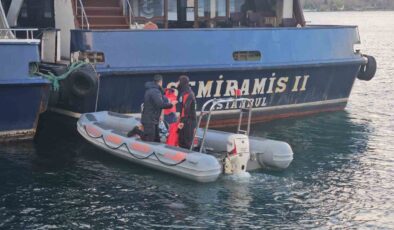 Rumeli Hisarı’nda balık tutan 2 arkadaş denize düşüp kayboldu