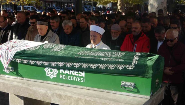 Scooter kazasında hayatını kaybeden Ecem Sultan Çamlı son yolculuğuna uğurlandı