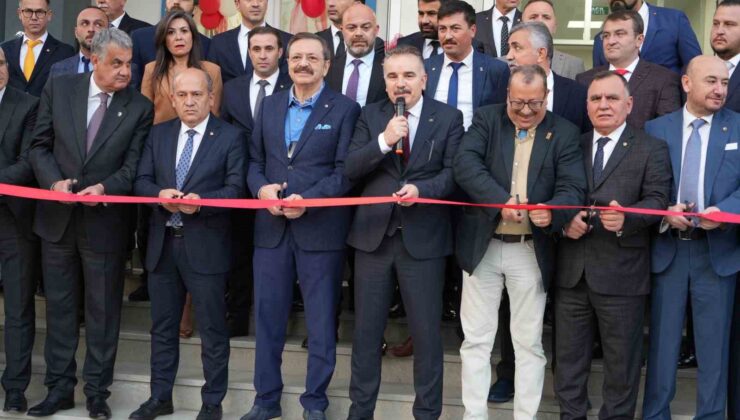 TOBB Başkanı Rifat Hisarcıklıoğlu’nun katılımıyla TOBB Edremit Körfez Özel Eğitim Uygulama Okulu törenle açıldı
