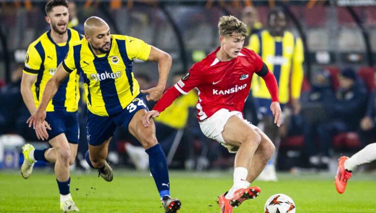 UEFA Avrupa Ligi: AZ Alkmaar: 0 – Fenerbahçe: 0 (İlk yarı)