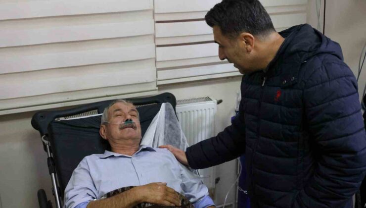 Vali Aygöl, dün çıkan büyük yangında dumandan etkilenen şahsı hastanede ziyaret etti