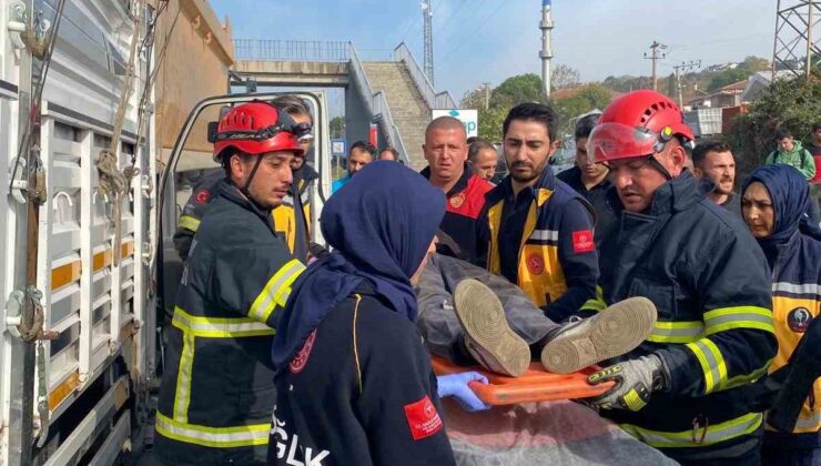 Yalova’da kamyonet kamyona arkadan çarptı: 1 yaralı