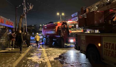 Arnavutköy’de korkutan iş yeri yangını: Alevler kameraya anbean yansıdı