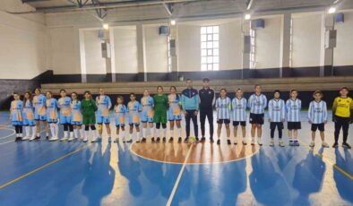 Bandırma’da Ortaokullar arası yıldız futsal heyecanı devam ediyor