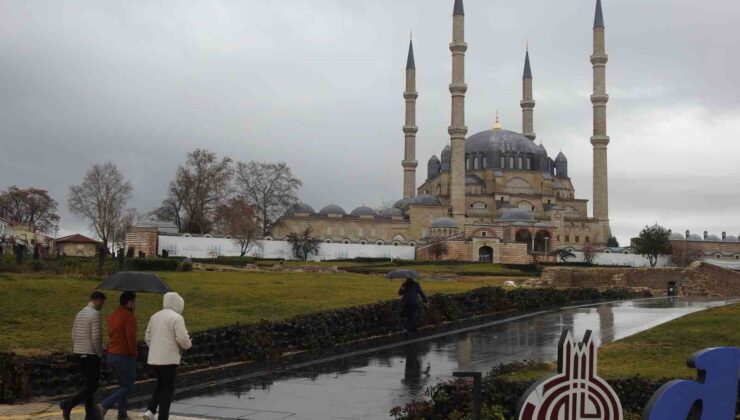 Edirne’de sağanak etkili oldu