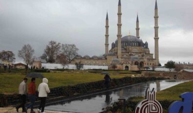 Edirne’de sağanak etkili oldu