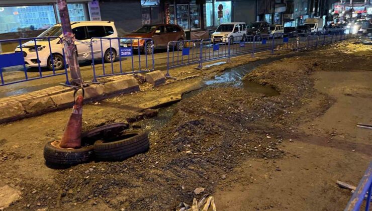 Güngören’de İSKİ’nin çalışması sırasında aynı yol ikinci kez çöktü