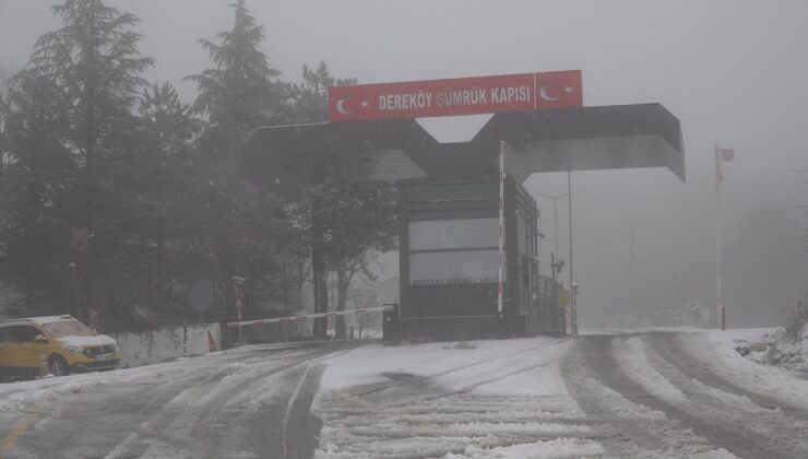 Kırklareli’nin yüksek kesimlerinde kar yağışı etkili oluyor