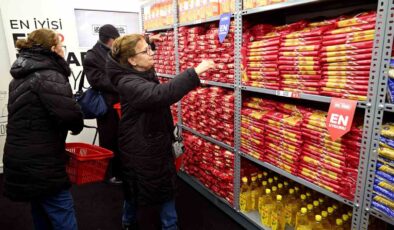 Şişli Belediyesi’nin “Gezici Kent Market” aracı yola çıktı