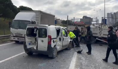 TEM otoyolu Haramidere bağlantısında 6 araçlı zincirleme kaza: 8 yaralı