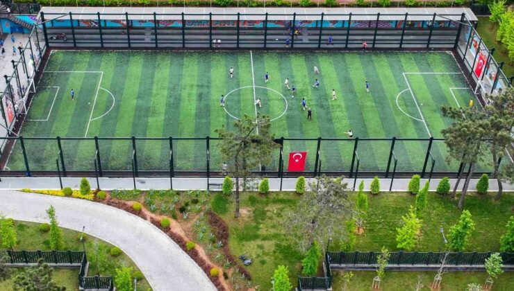 Ümraniye’de spora büyük yatırım: 93 yeni saha hizmete sunuldu