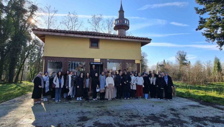 Üniversite öğrencileri, Sakarya’nın tarihini gezerek öğrendi