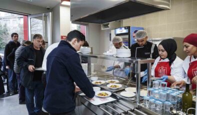 Üsküdar Belediyesi’nin ikinci “Kent Lokantası” Burhaniye’de hizmet vermeye başladı