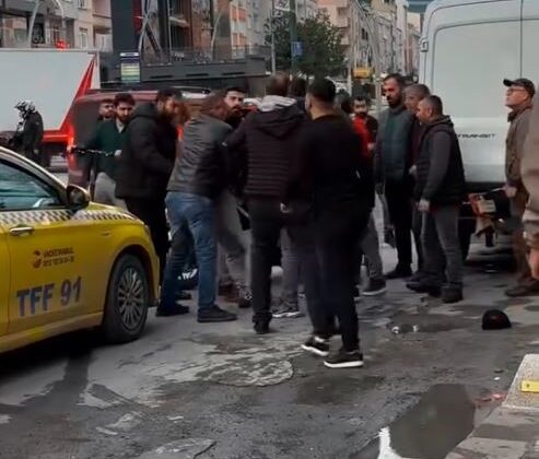 Zeytinburnu’nda kadının cep telefonunu çalan şahsı vatandaşlar yakaladı