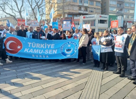 TÜRKİYE KAMUSEN BURSA; “Ek Zamsız Refah Olmaz, Bu Zamlar Karın Doyurmaz!”