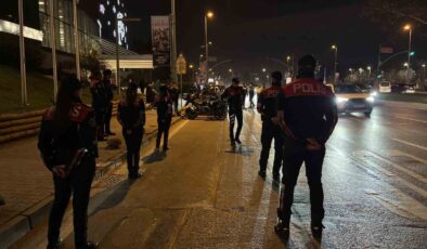 Bakırköy’de polis ekiplerinden asayiş uygulaması