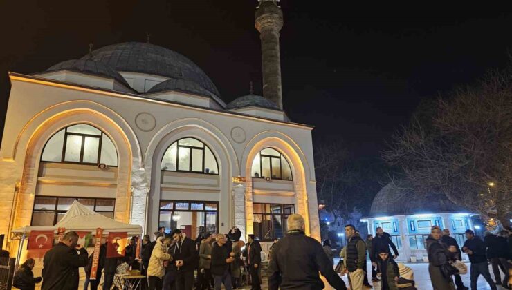 Bandırma’da Miraç Kandili’nde camiler dolup taştı