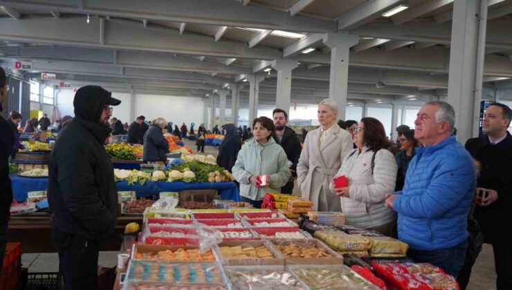Başkan Subaşı pazar esnafının dertlerini dinledi