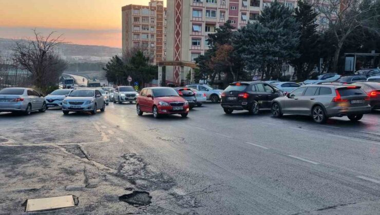 Beylikdüzü’nde yola yağ döküldü, sürücüler zor anlar yaşadı