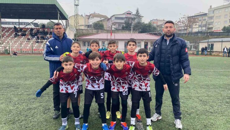 Bilecik Futbol Akademi U-11 Futbol Takımı katıldıkları ilk turnuvada göz doldurdu