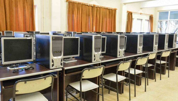 BŞEÜ’nin bilgisayar laboratuvarları yenilendi