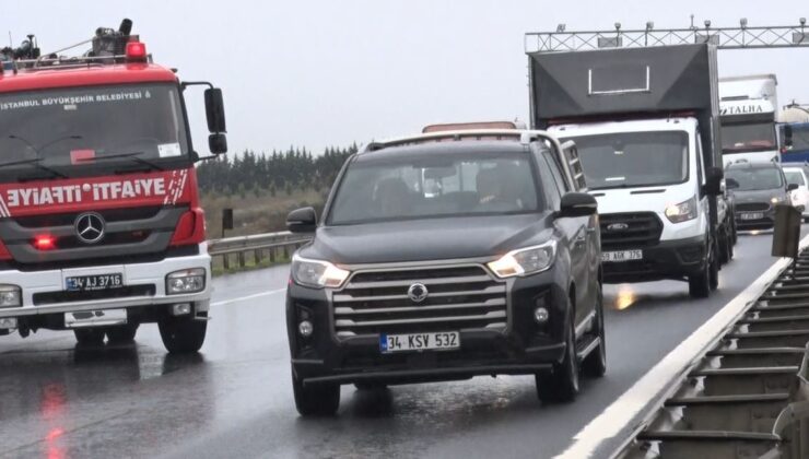 Büyükçekmece TEM otoyolunda seyir halindeki midibüs alev topuna döndü