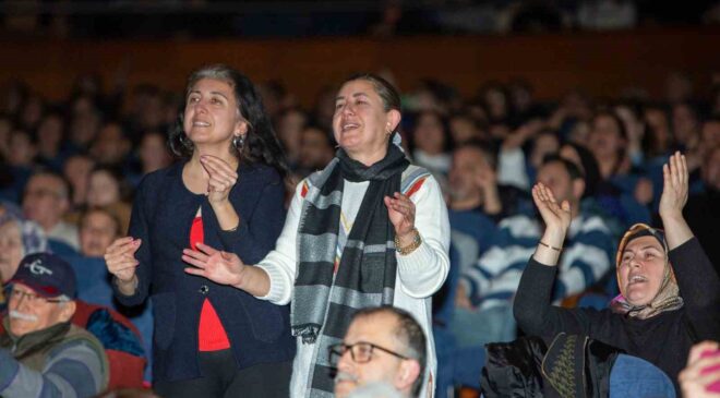 Çalgıcı Mektebi Roman Orkestrası’ndan muhteşem konser