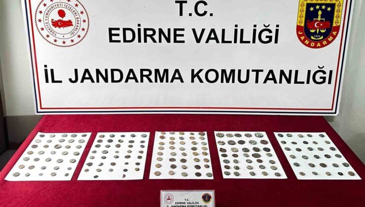 Edirne’de yolcu otobüsünde 177 tarihi sikke ele geçirildi