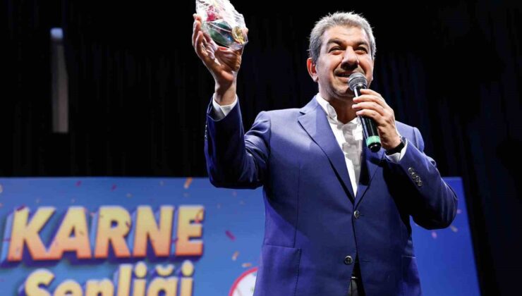 Esenler Belediye Başkanı Göksu, miniklerin karne heyecanına ortak oldu