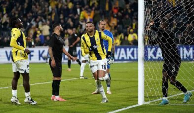 Fenerbahçe, Hatayspor’a karşı galibiyet serisini 8 maça çıkardı