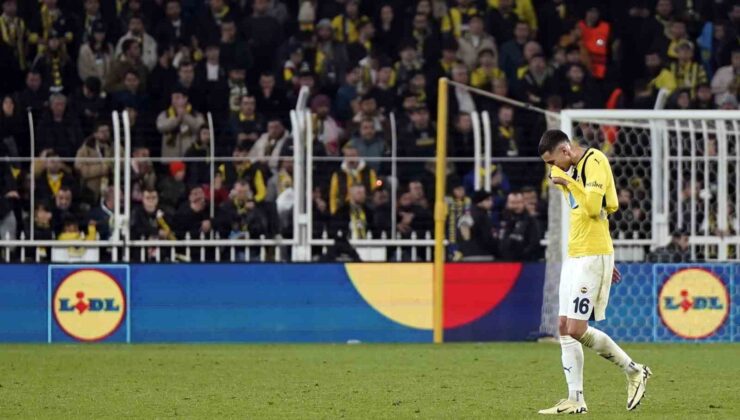Fenerbahçe’de Mert Müldür’ün omzunda çıkık tespit edildi