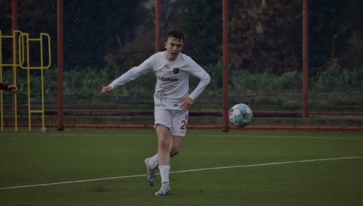 Genç futbolcu kariyerini İzmir’de sürdürecek