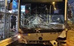 İstanbul Zincirlikuyu’da park halindeki metrobüs kayarak 5 araca çarptı